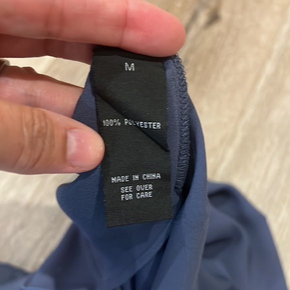 Peekaboo shoulders - Picture 4 of 4